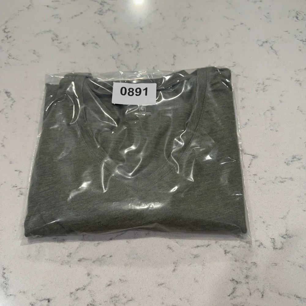Eddie Bauer V-Neck Tee Women M Olive Green Heather Cotton Modal Short Sleeve